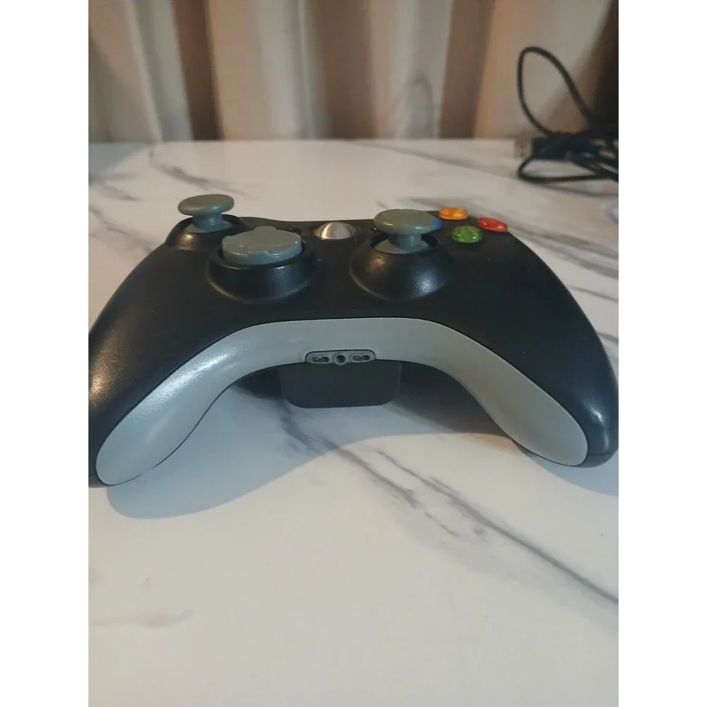 Microsoft Xbox 360 Wireless Controller with Play & Charge Kit Adapter OEM